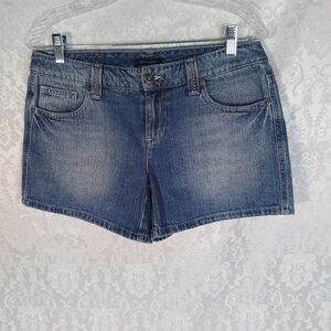 Tommy Hilfiger denim shorts mid rise size 6